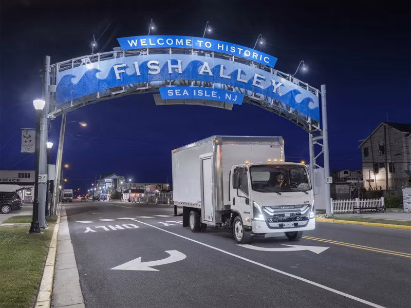 2026 Isuzu NRR Derate Standard Cab (Class 5 Diesel) - Image 16